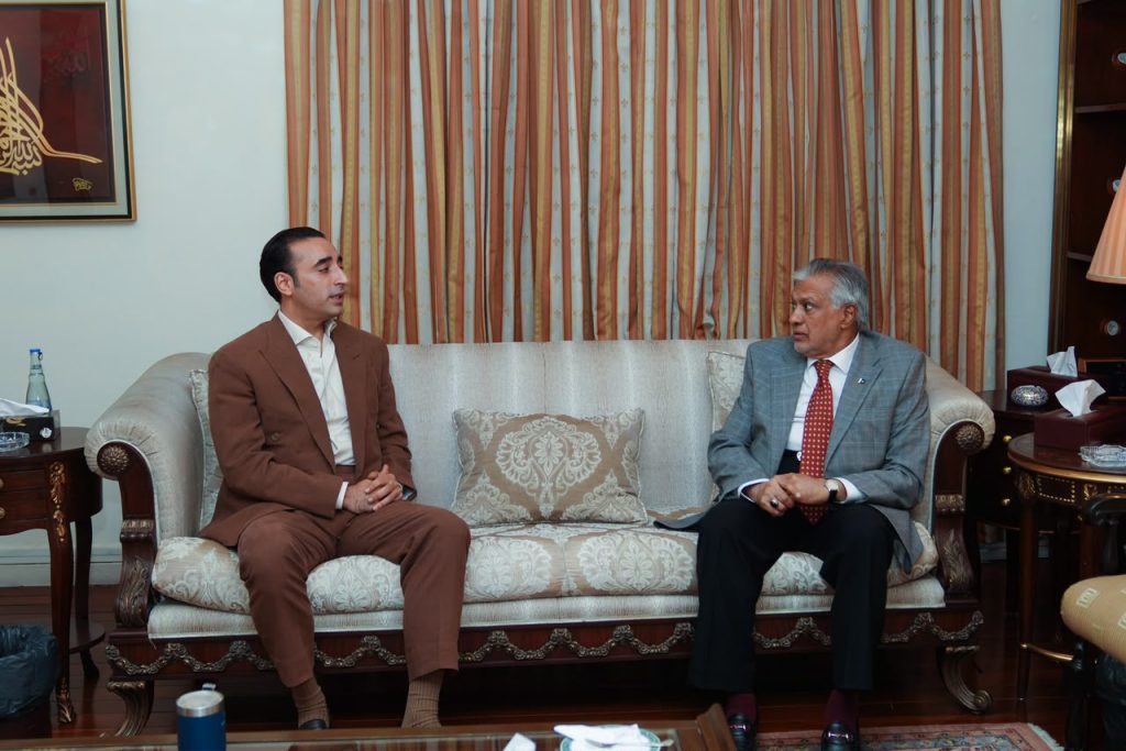 Bilawal Dar Discuss Kashmir at President House Meeting