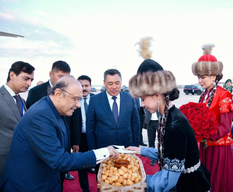 Zardari Welcomed in Kyrgyzstan with Traditional Bread and Honey